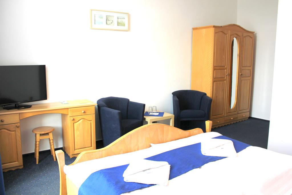 Hotel Central Cesky Tesin Room photo