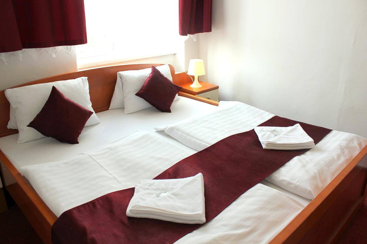 Hotel Central Cesky Tesin Exterior photo